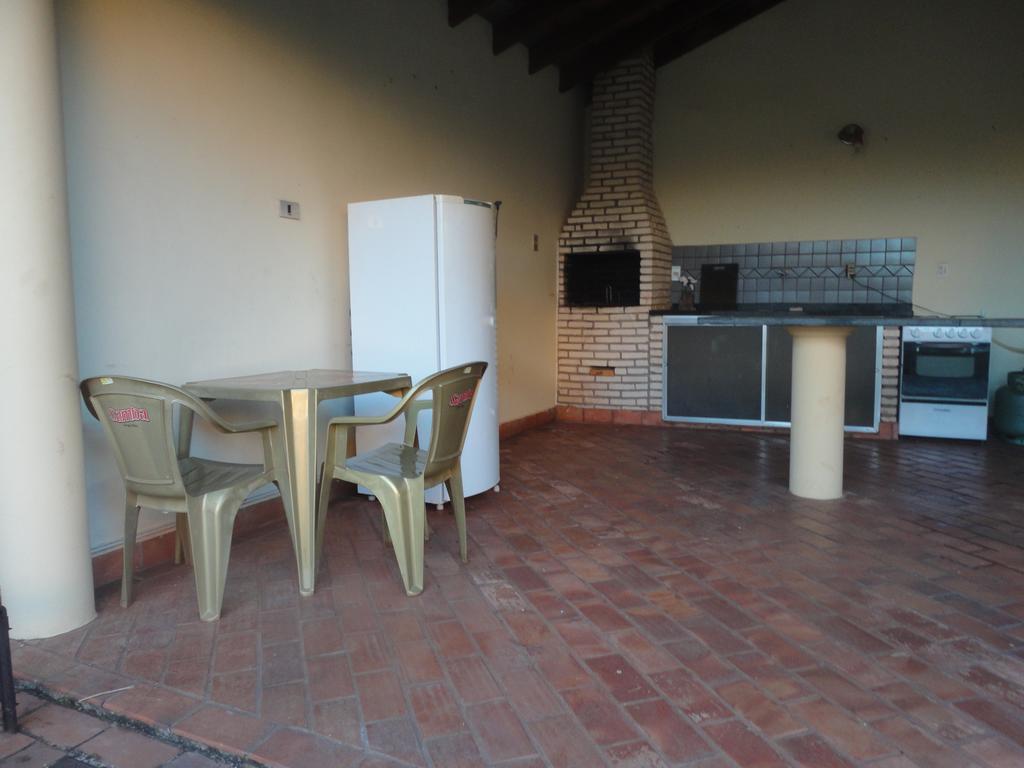 Hostel Casa Amarela Кампо Гранде Екстериор снимка